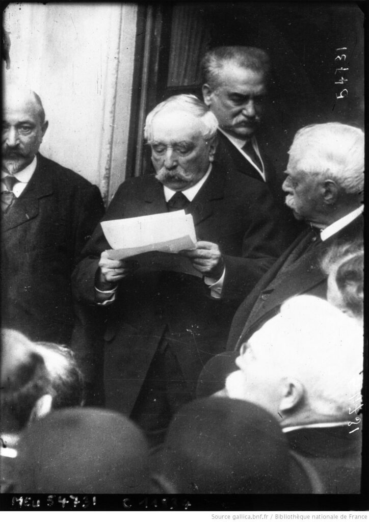 Adrien Hébrard dans une cérémonie des Jardies [à la mémoire de Gambetta], le 29 juillet 1914