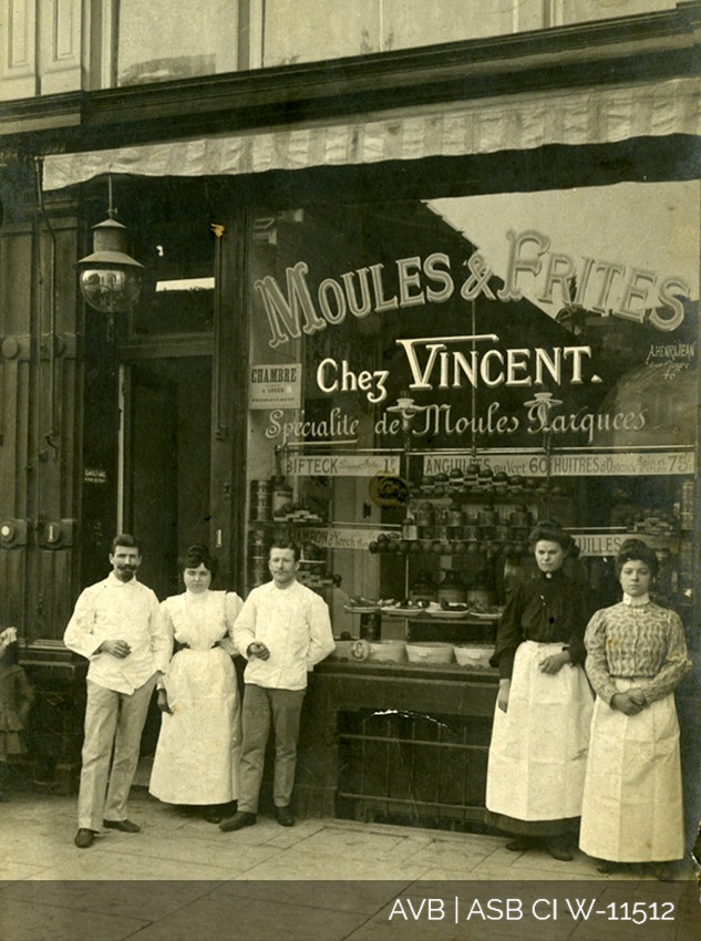 Restaurant Chez Vincent, rue des Dominicains, Bruxelles, début 20e. Photographie. Archives de la Ville de Bruxelles.